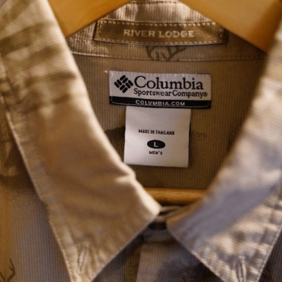 Columbia “River Lodge” Elk button up - Picture 2 of 4